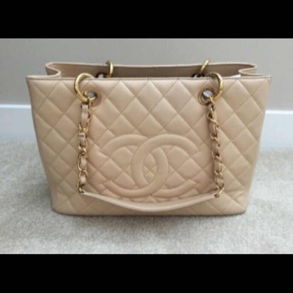 Cream Chanel bag 100% Authentic